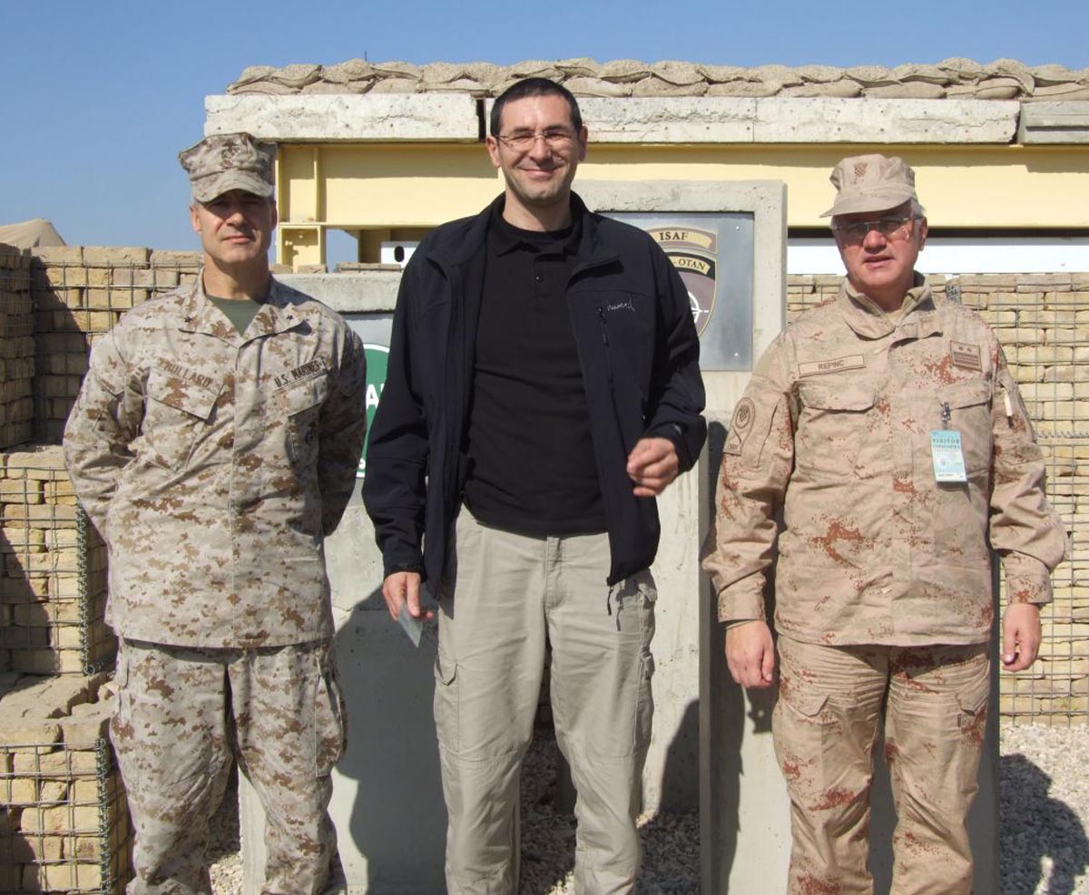 https://www.morh.hr/wp-content/gallery/07112012-ministar-obrane-u-posjetu-sastavnicama-20-hrvcon-isaf-na-sjeveru/mo_afg_07112012_1.jpg