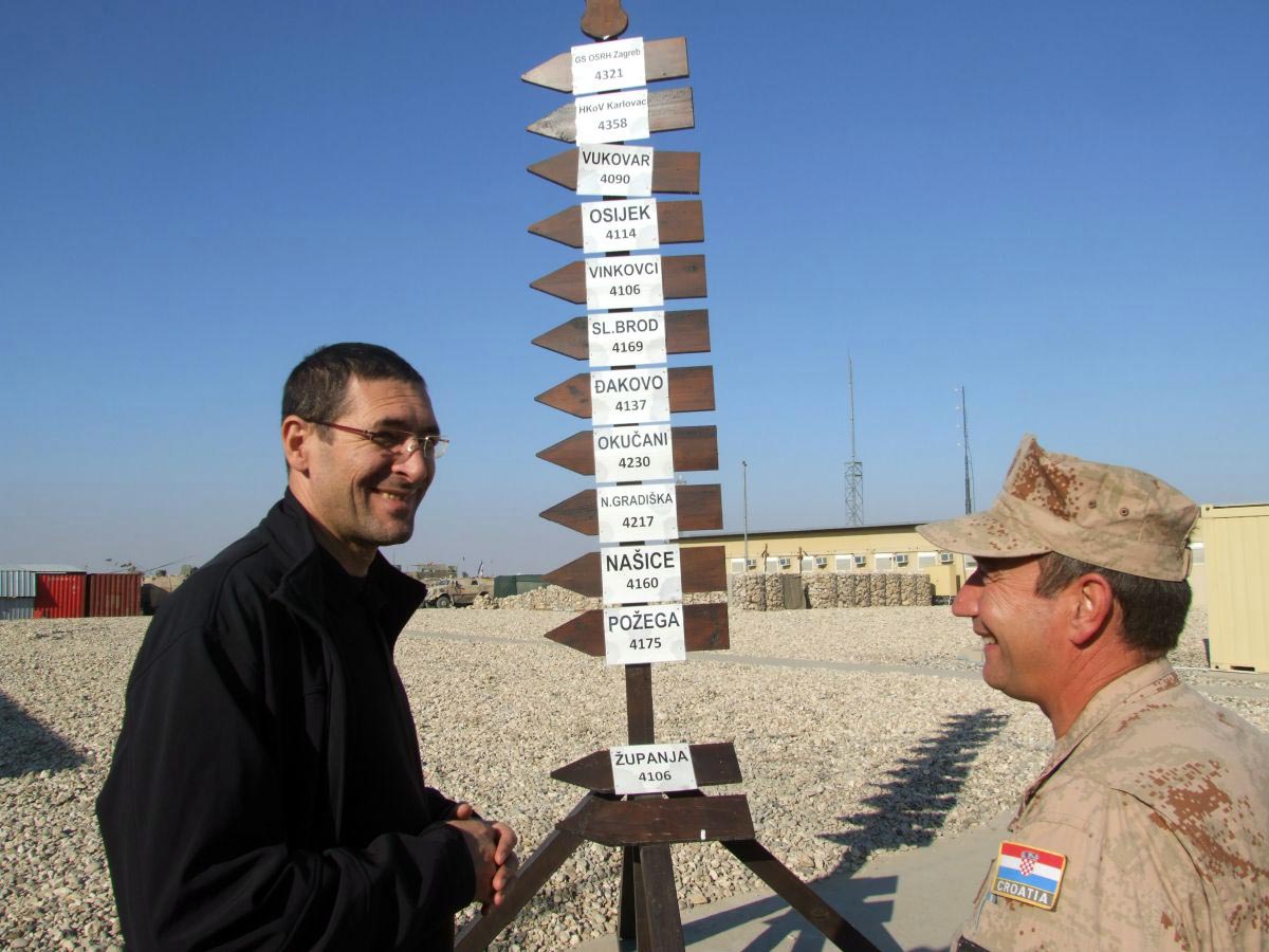 https://www.morh.hr/wp-content/gallery/07112012-ministar-obrane-u-posjetu-sastavnicama-20-hrvcon-isaf-na-sjeveru/mo_afg_07112012_5.jpg