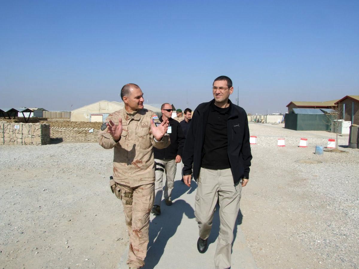 https://www.morh.hr/wp-content/gallery/07112012-ministar-obrane-u-posjetu-sastavnicama-20-hrvcon-isaf-na-sjeveru/mo_afg_07112012_6.jpg