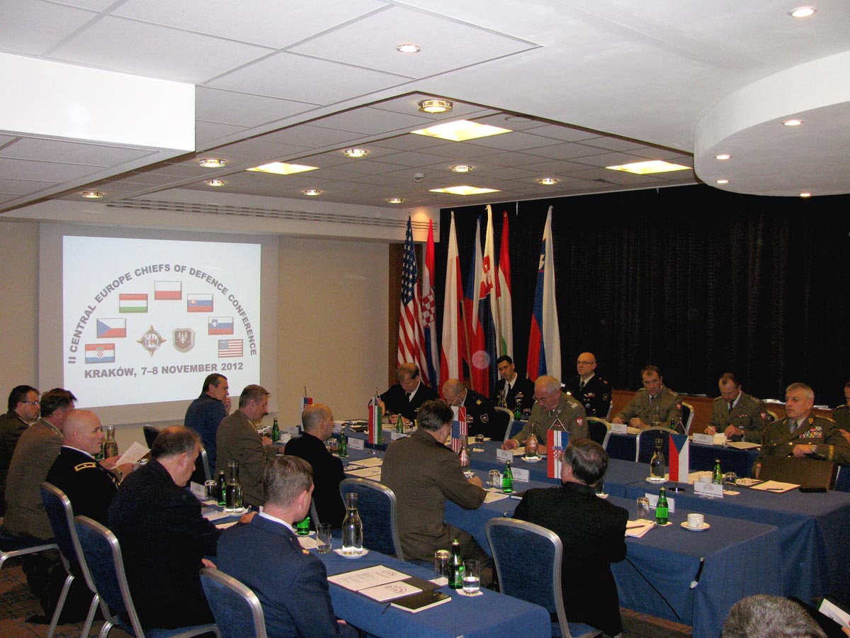 https://www.morh.hr/wp-content/gallery/08112012-druga-konferencija-naelnika-gs-os-drava-srednje-europe/lovric_krakow_08112012_3.jpg