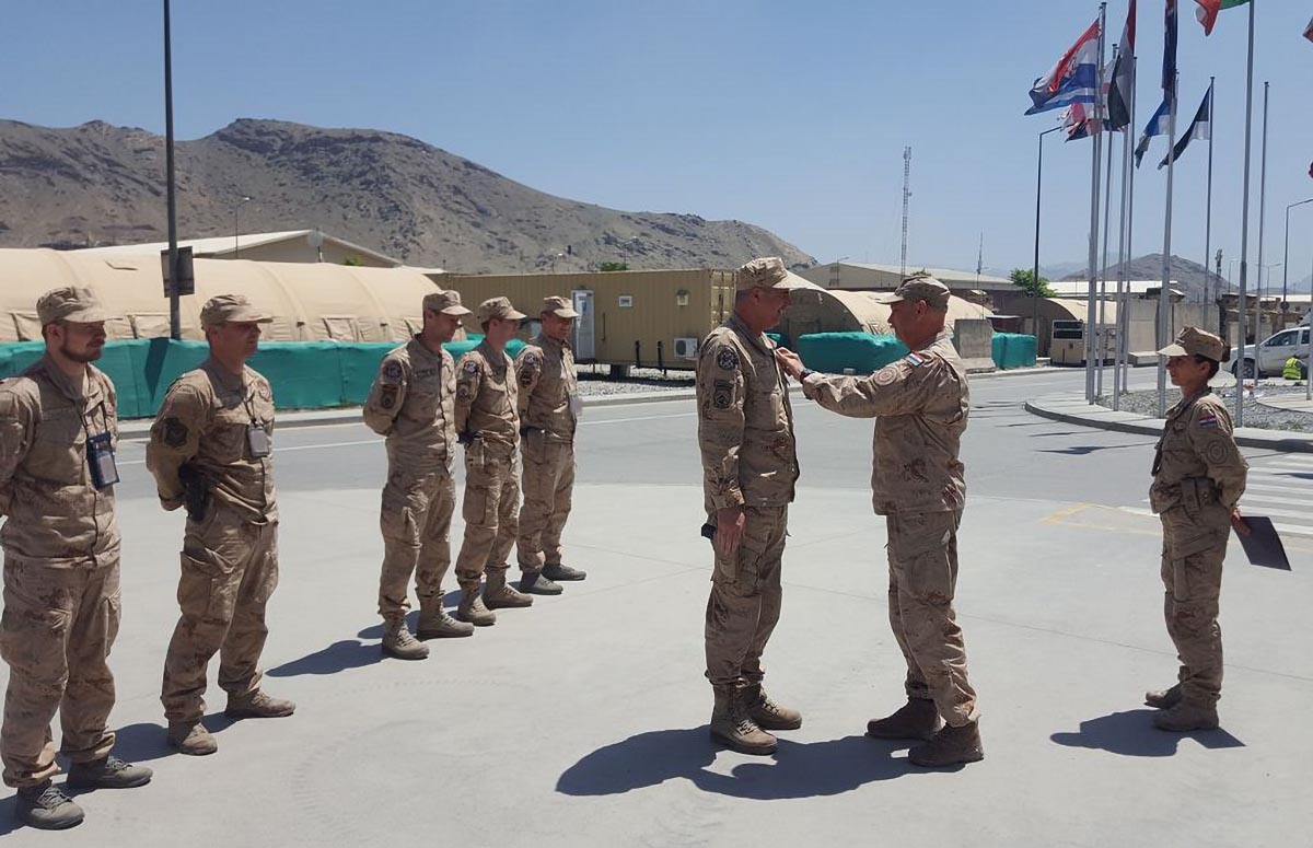 https://www.morh.hr/wp-content/gallery/10-hrvcon-svecano-obiljezio-dan-hv-a-u-afganistanu/hrvcon_afganistan_290519_15.jpg