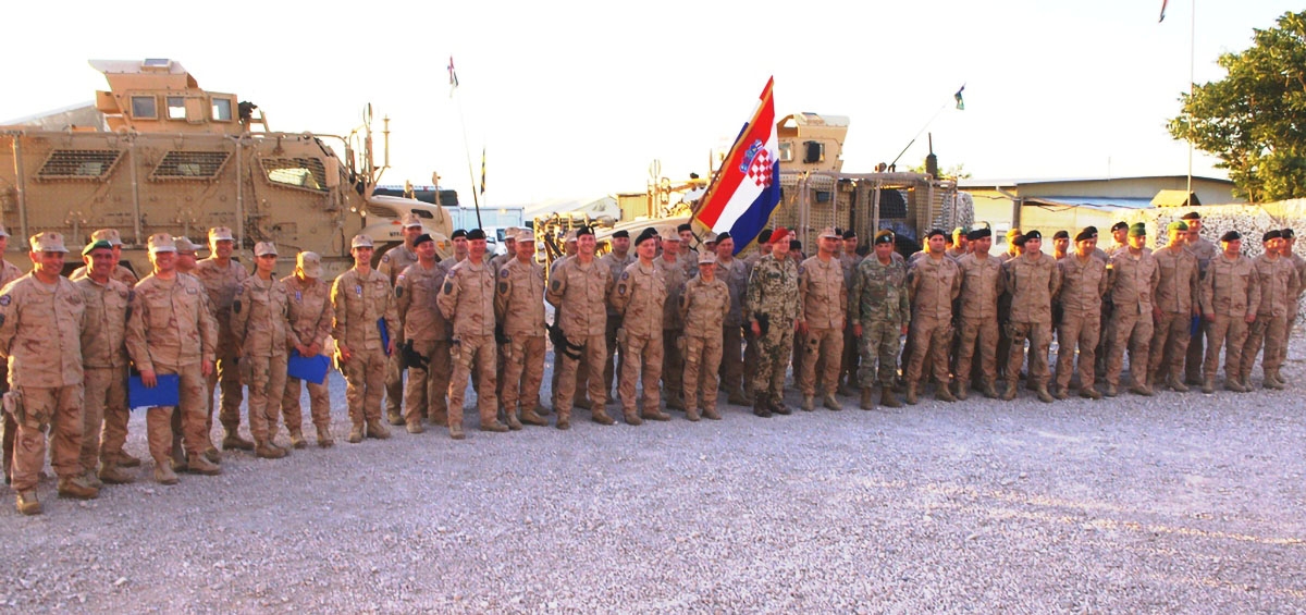 https://www.morh.hr/wp-content/gallery/10-hrvcon-svecano-obiljezio-dan-hv-a-u-afganistanu/hrvcon_afganistan_290519_29.jpg