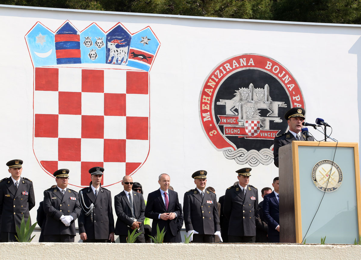 https://www.morh.hr/wp-content/gallery/10-obljetnica-i-dan-gardijske-mehanizirane-brigade/en5b2110.jpg