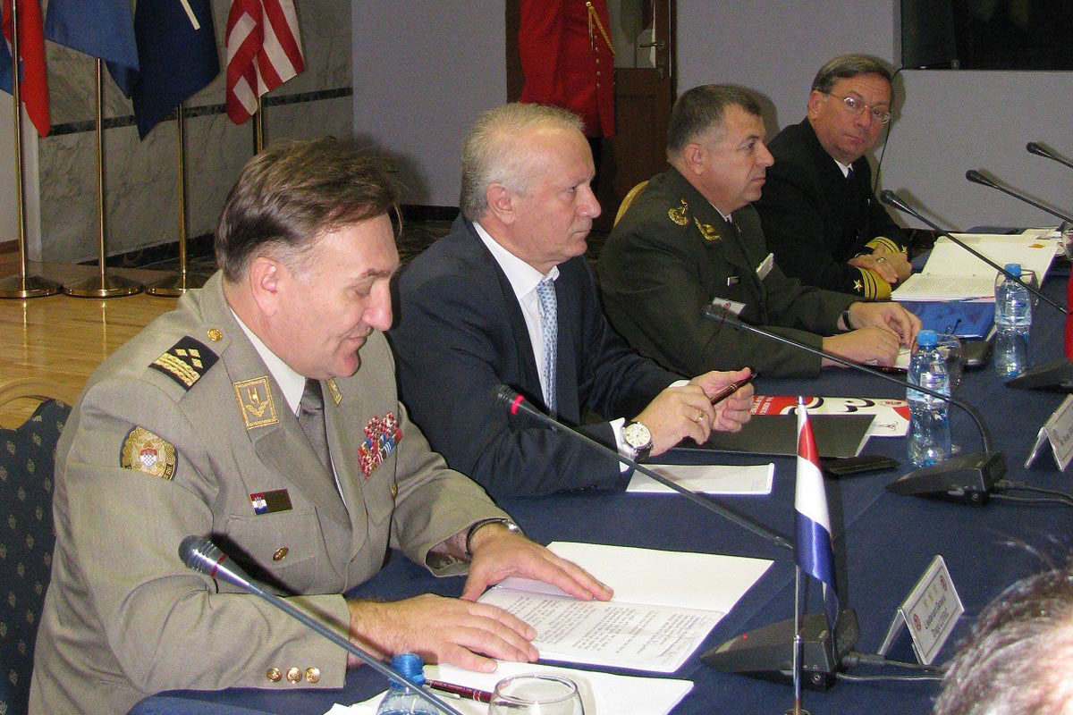 https://www.morh.hr/wp-content/gallery/10102012-konferencija-naelnika-gs-os-ameriko-jadranske-povelje-a-5/lovric_10102012_2.jpg