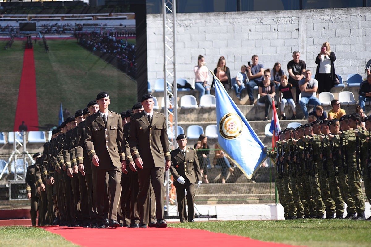 https://www.morh.hr/wp-content/gallery/17-narastaj-kadeta-polozio-svecanu-prisegu-u-kninu/prisega_kadeta_21092019_03.jpg