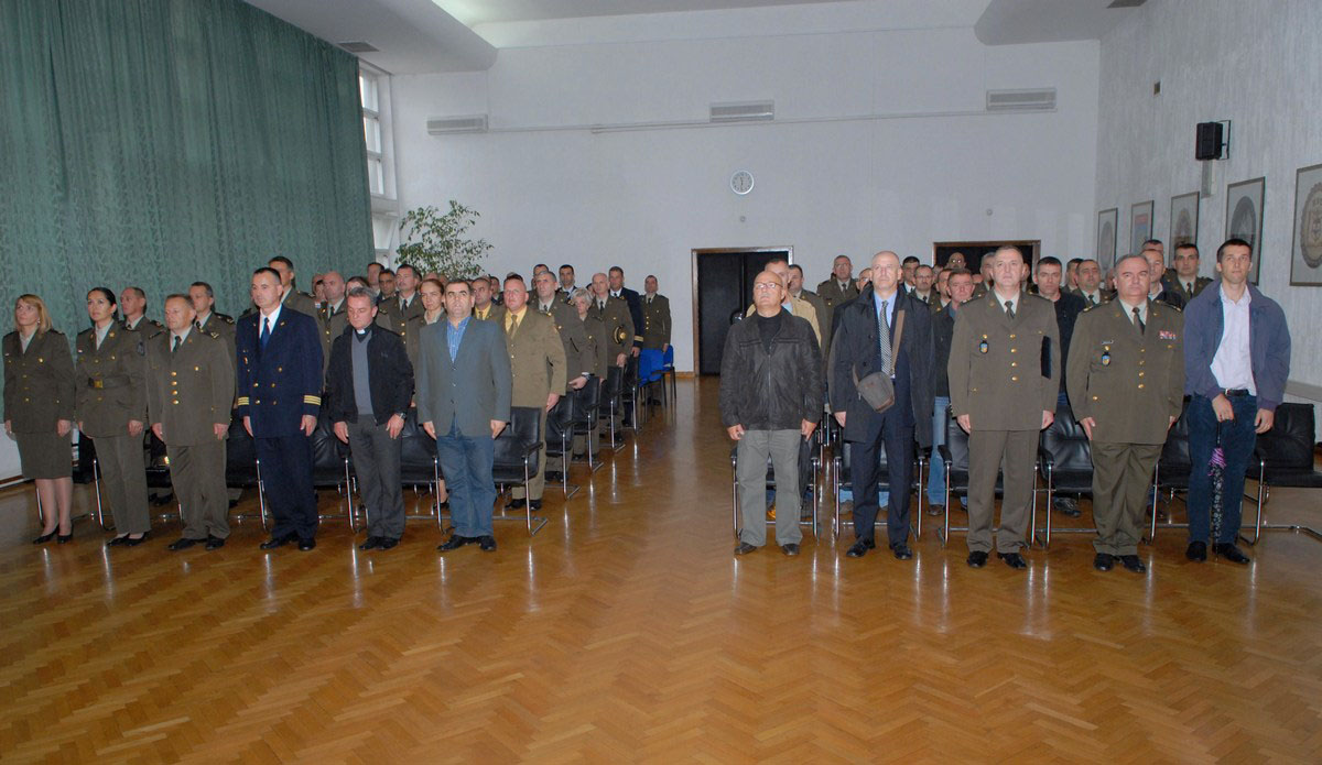 https://www.morh.hr/wp-content/gallery/17102012-obiljeena-19-obljetnica-zapovjedno-stoerne-kole-blago-zadro/blago_17102012_07.jpg