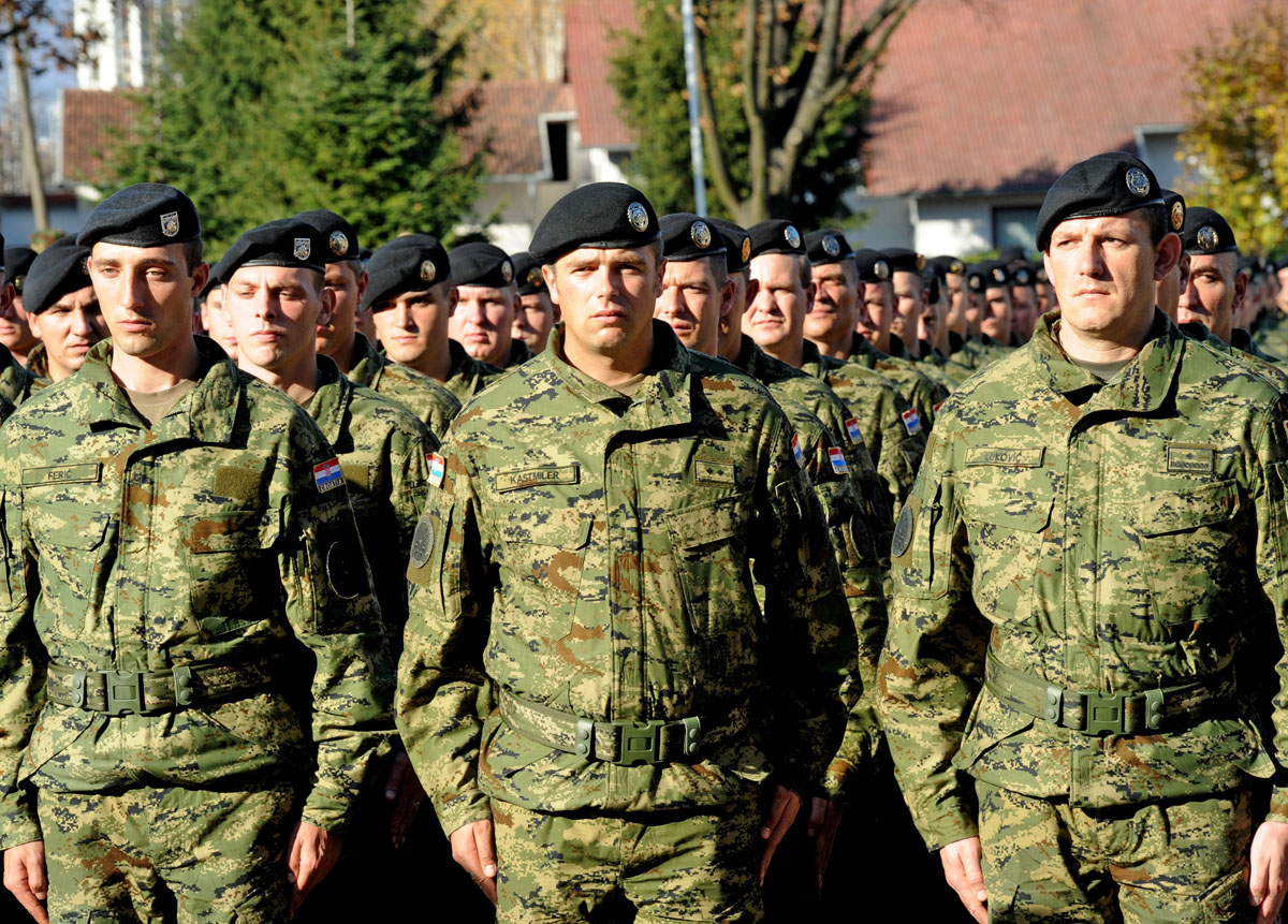 https://www.morh.hr/wp-content/gallery/20-obljetnica-1-gardijske-brigade-tigrovi-u-morh-u/tigrovi_30_20101105.jpg