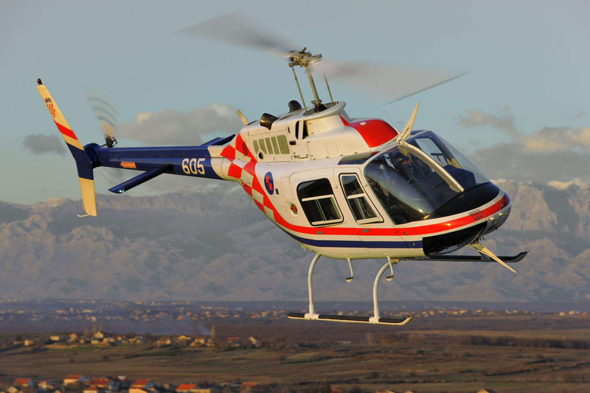 https://www.morh.hr/wp-content/gallery/20-obljetnica-eskadrile-helikoptera/helikopteri_07032016_06.jpg