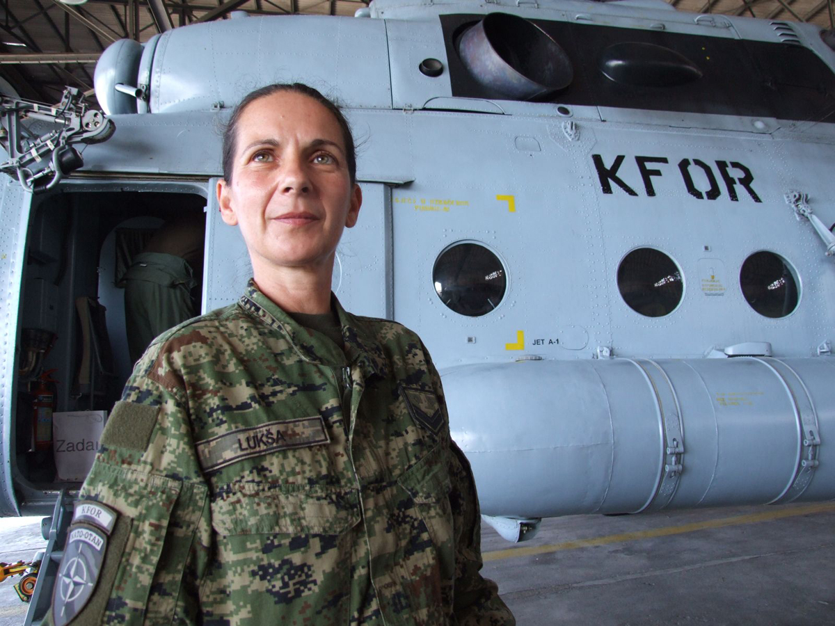 https://www.morh.hr/wp-content/gallery/22-hrvatski-kontingent-iz-divulja-poletio-na-kosovo/hrvcon_23072016_05.jpg