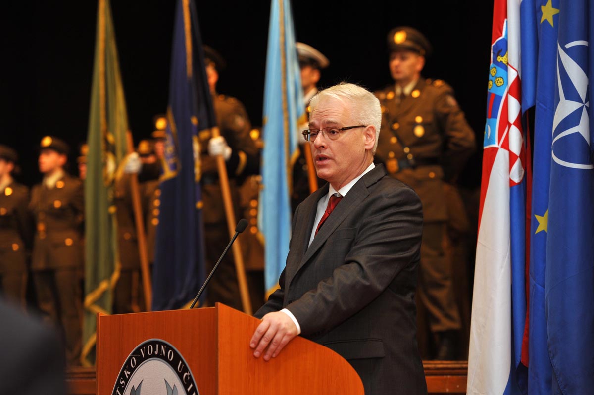 https://www.morh.hr/wp-content/gallery/22-obljetnica-hvu-a-i-prisega-11-narastaja-kadeta/22_obljetnica_hvu_19122013_15.jpg