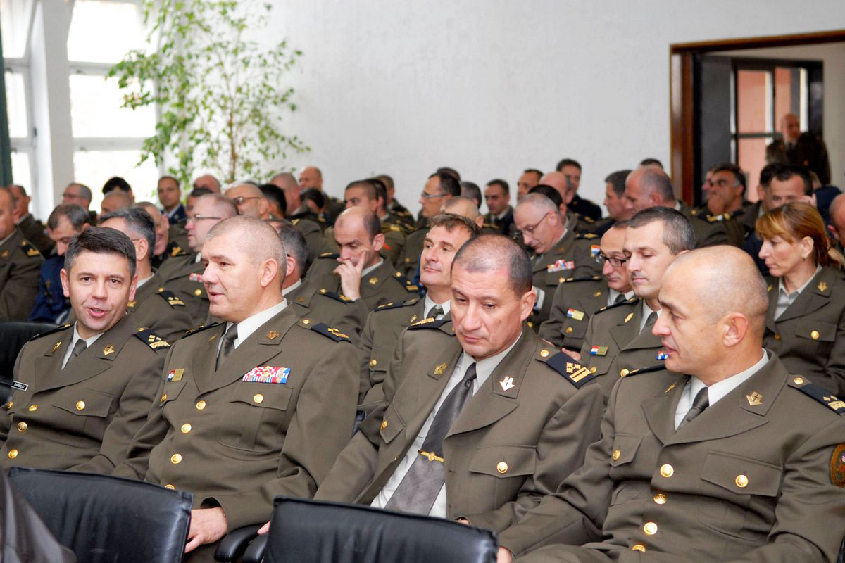 https://www.morh.hr/wp-content/gallery/23102012-predavanje-generala-undova-nato-nakon-sastanka-u-chicagu/sundov_23102012_1.jpg