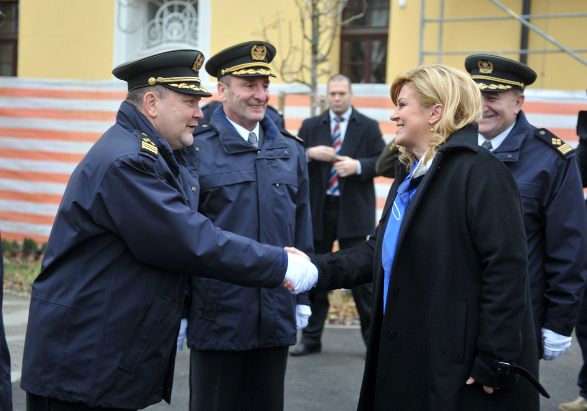 https://www.morh.hr/wp-content/gallery/24-obljetnica-osnutka-hrvatskog-vojnog-ucilista-dr-franjo-tudman/obljetnica_hvu_18122015_05.jpg