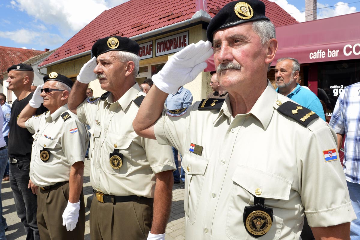 https://www.morh.hr/wp-content/gallery/25-godisnjica-pogibije-policijskih-sluzbenika-pp-beli-manastir/beli_manastir_13082016-11.jpg