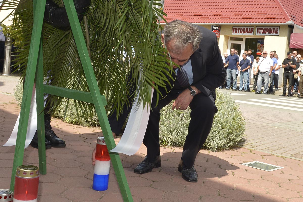 https://www.morh.hr/wp-content/gallery/25-godisnjica-pogibije-policijskih-sluzbenika-pp-beli-manastir/beli_manastir_13082016-15.jpg