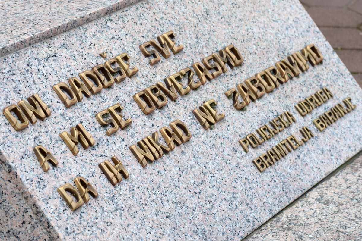 https://www.morh.hr/wp-content/gallery/25-godisnjica-pogibije-policijskih-sluzbenika-pp-beli-manastir/beli_manastir_13082016-16.jpg