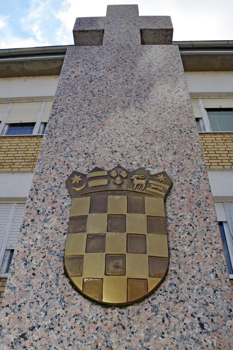 https://www.morh.hr/wp-content/gallery/25-godisnjica-pogibije-policijskih-sluzbenika-pp-beli-manastir/beli_manastir_13082016-2.jpg