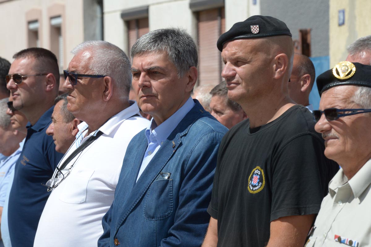 https://www.morh.hr/wp-content/gallery/25-godisnjica-pogibije-policijskih-sluzbenika-pp-beli-manastir/beli_manastir_13082016-25.jpg