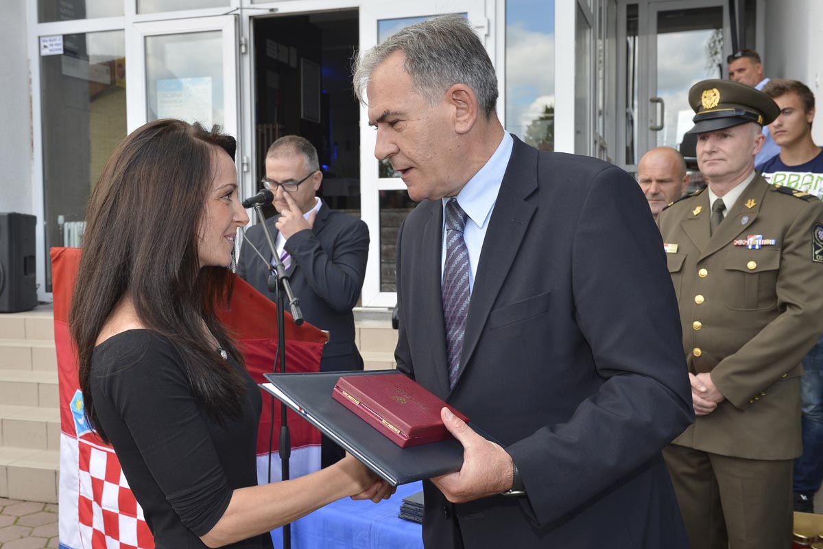 https://www.morh.hr/wp-content/gallery/25-godisnjica-pogibije-policijskih-sluzbenika-pp-beli-manastir/beli_manastir_13082016-29.jpg