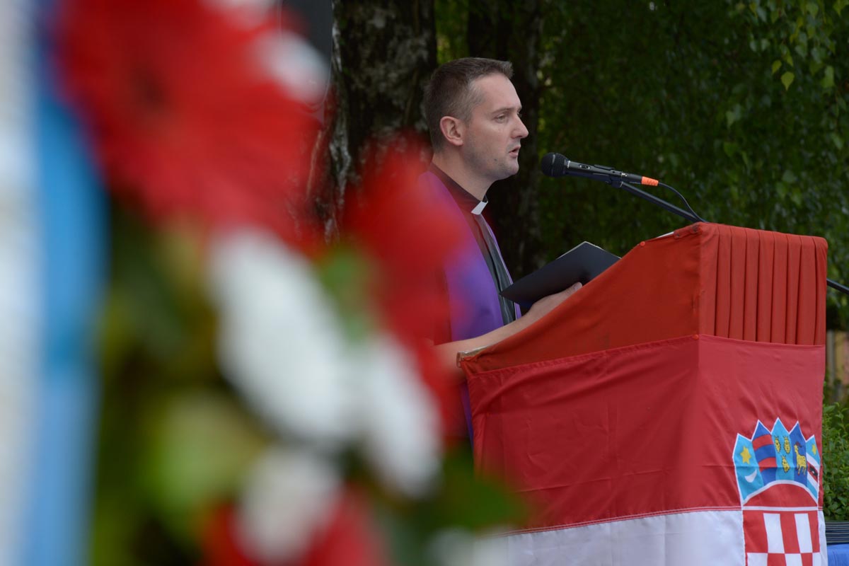 https://www.morh.hr/wp-content/gallery/25-godisnjica-pogibije-policijskih-sluzbenika-pp-beli-manastir/beli_manastir_13082016-31.jpg