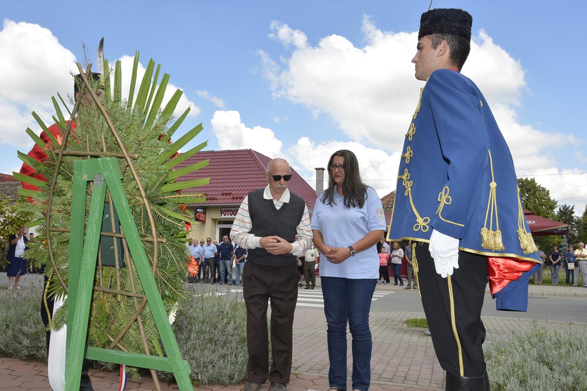 https://www.morh.hr/wp-content/gallery/25-godisnjica-pogibije-policijskih-sluzbenika-pp-beli-manastir/beli_manastir_13082016-6.jpg
