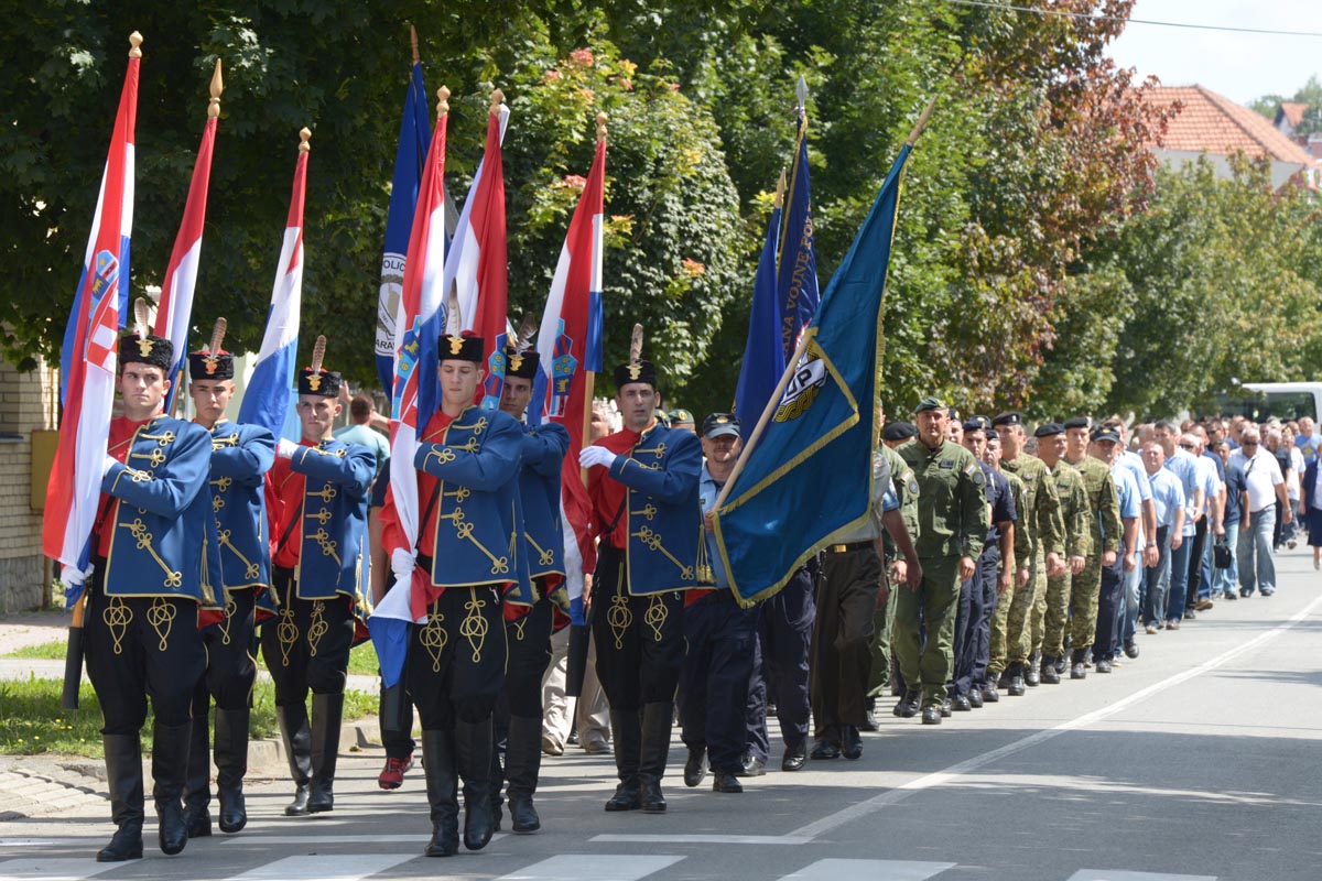 https://www.morh.hr/wp-content/gallery/25-godisnjica-pogibije-policijskih-sluzbenika-pp-beli-manastir/beli_manastir_13082016.jpg