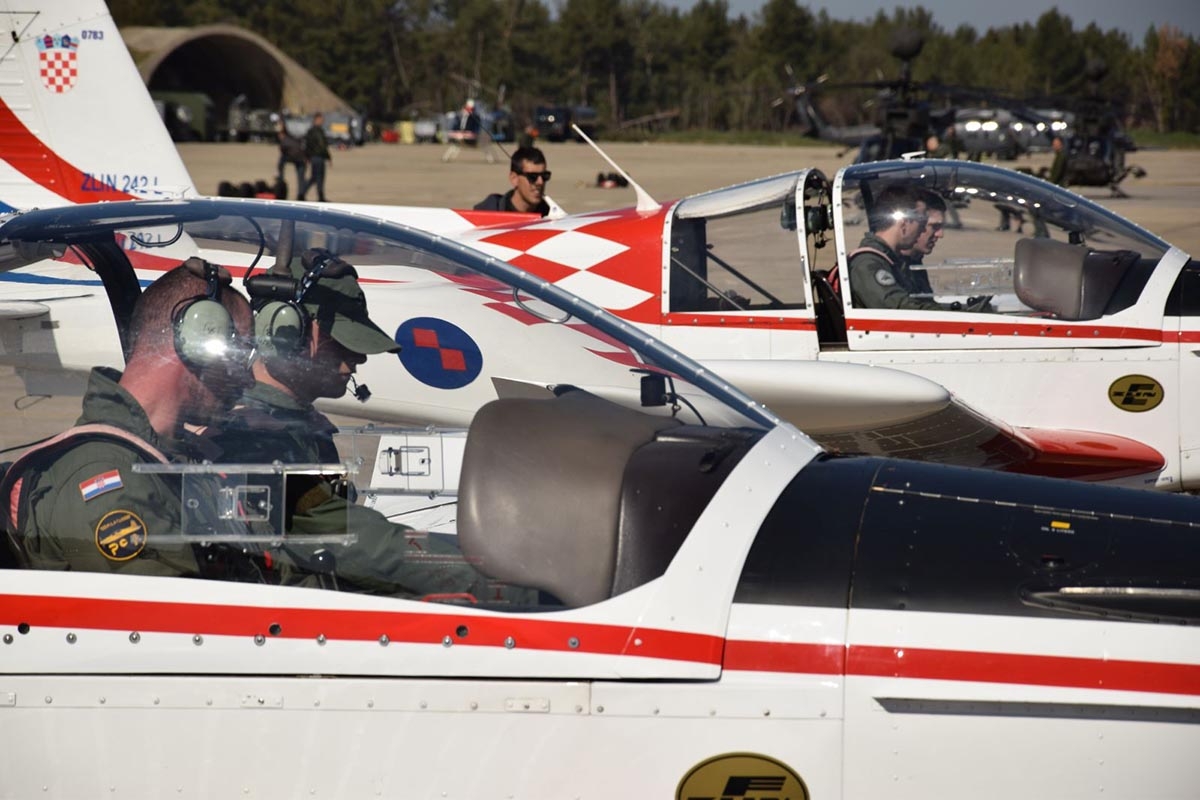 https://www.morh.hr/wp-content/gallery/25-narastaj-hrvatskih-vojnih-pilota-poceo-s-letackom-obukom/letacka_obuka_vojni_pilot_220319_06.jpg