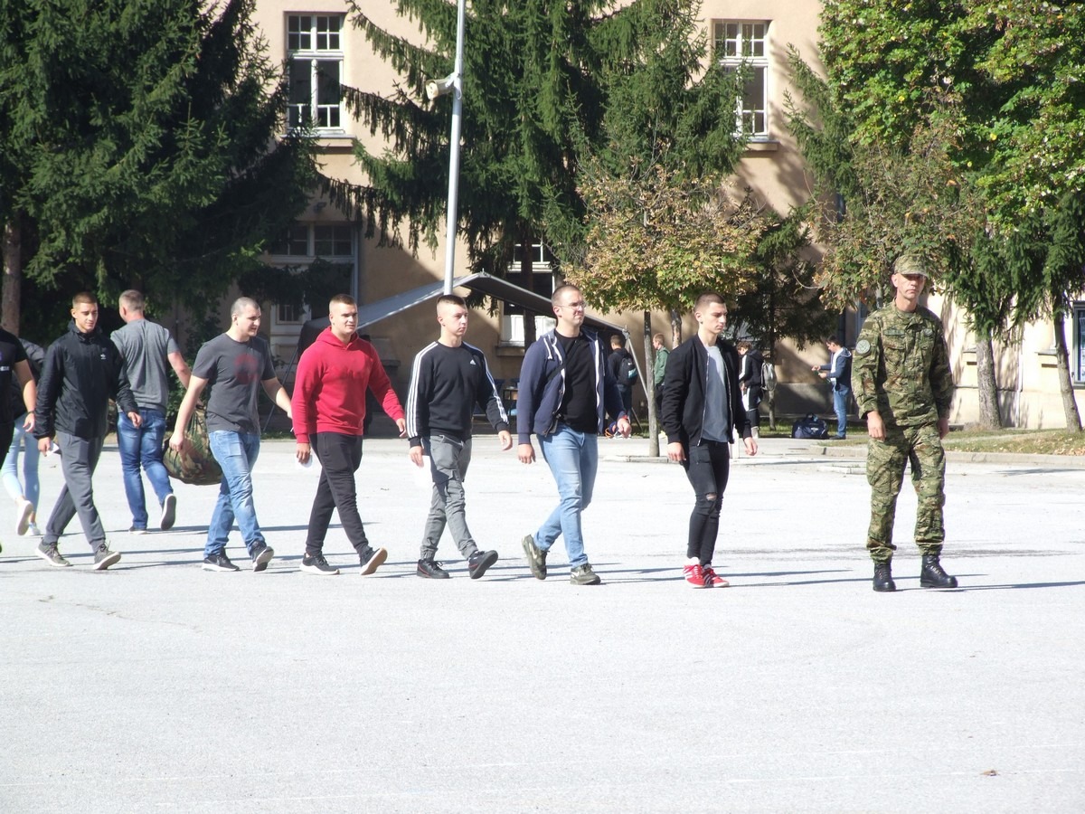 https://www.morh.hr/wp-content/gallery/26-narastaj-rocnika-na-dragovoljnom-vojnom-osposobljavanju/dragovoljno_vojno_osposobljavanje_190719_04.jpg