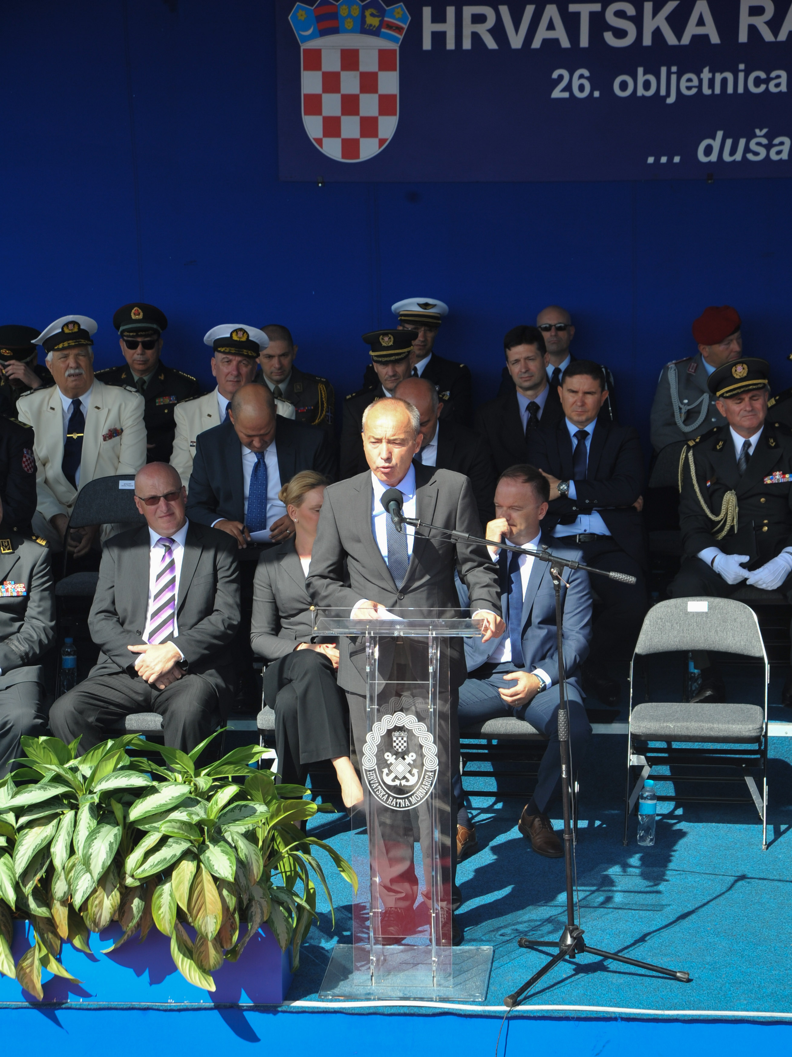 https://www.morh.hr/wp-content/gallery/26-obljetnica-hrvatske-ratne-mornarice/01-hrm_18092017_foto_k_brigljevic_20.jpg