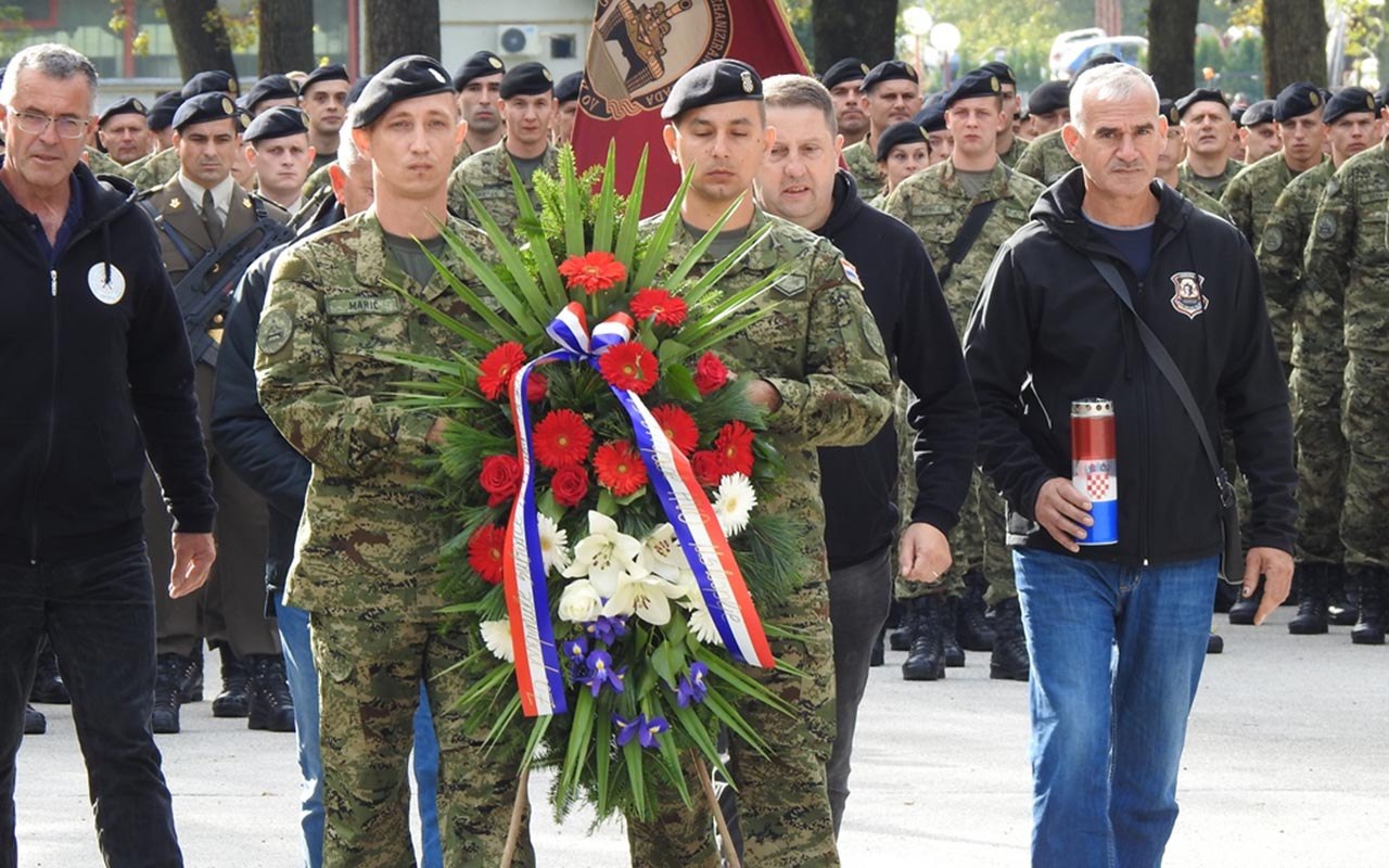 https://www.morh.hr/wp-content/gallery/27-obljetnica-5-gardijske-brigade-sokolovi/27_obljetnica_5_gbr_sokolovi_190719_06.jpg
