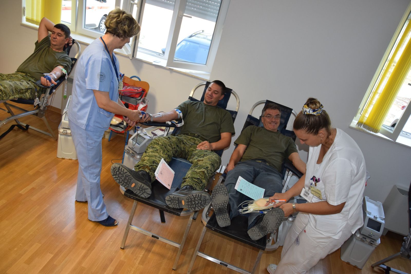 https://www.morh.hr/wp-content/gallery/akcija-darivanja-krvi-hrvatske-vojske-u-zemuniku/darivanje_krvi_hrvatska_vojska_190719_04.jpg
