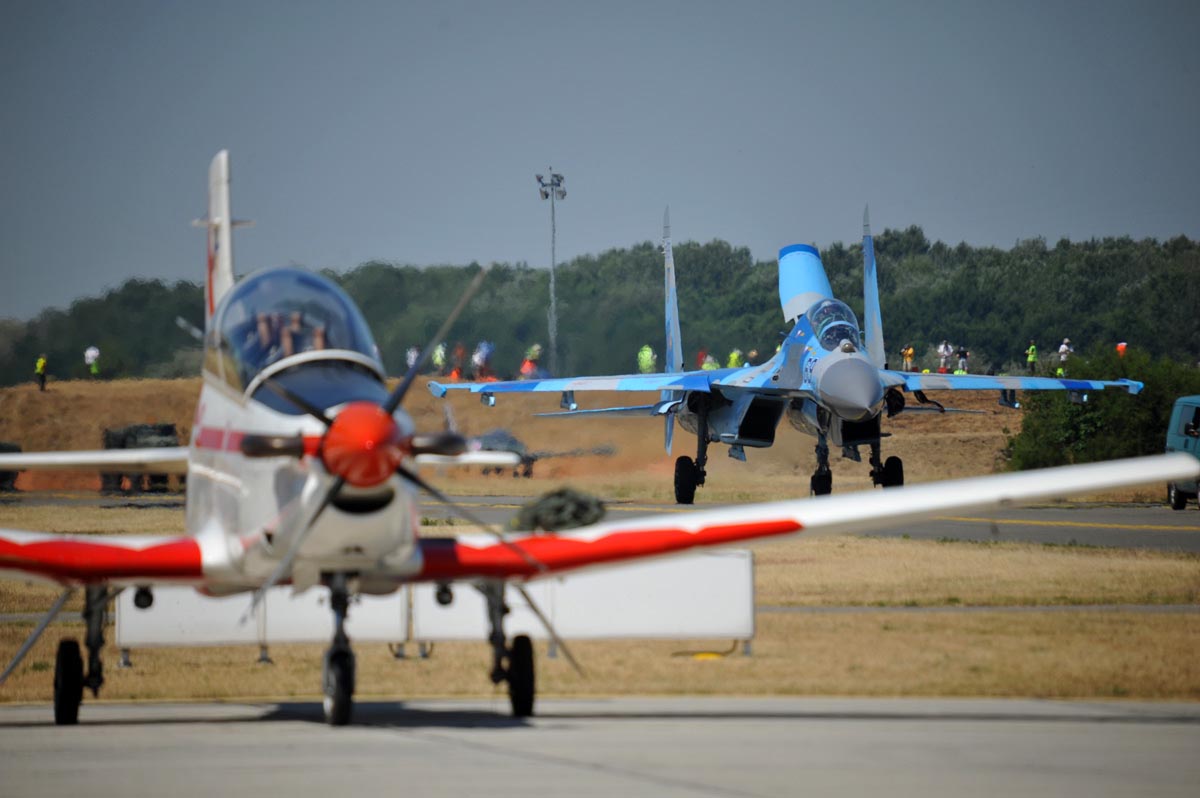 https://www.morh.hr/wp-content/gallery/akro-grupa-krila-oluje-na-international-air-show-kecskemet-2013/krila_oluje_07082013_17.jpg