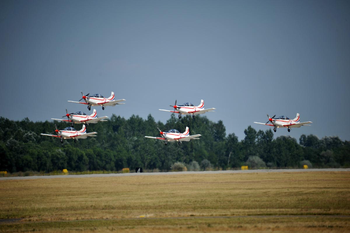 https://www.morh.hr/wp-content/gallery/akro-grupa-krila-oluje-na-international-air-show-kecskemet-2013/krila_oluje_07082013_22.jpg