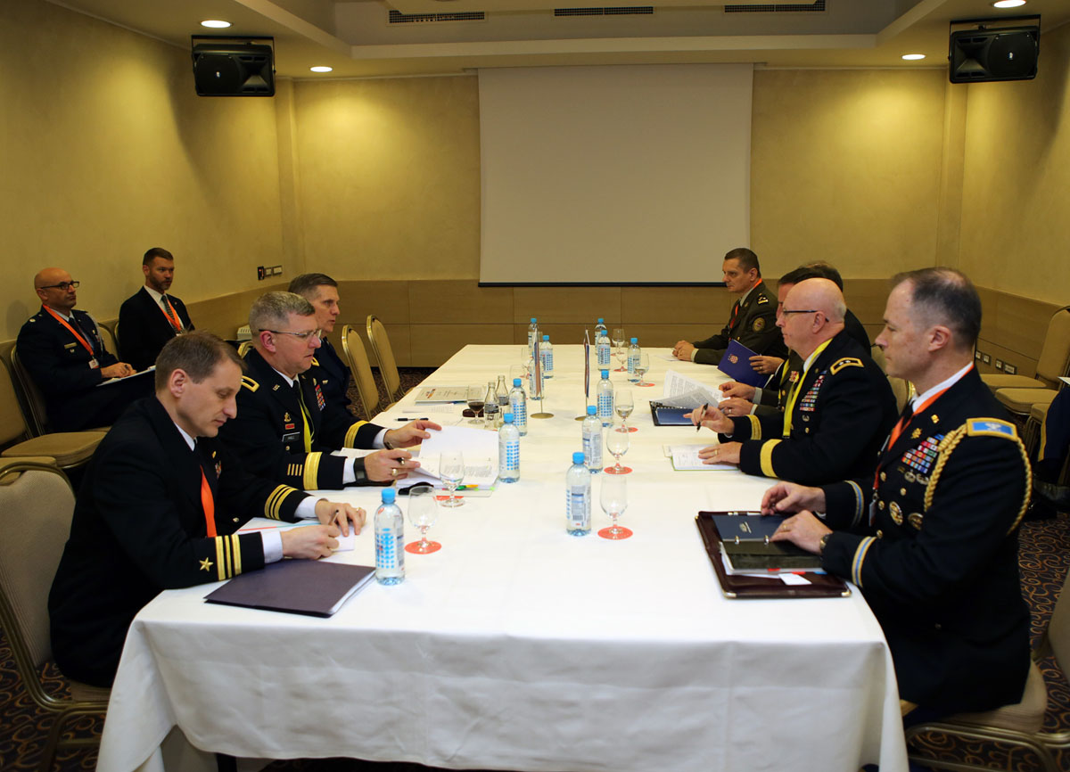 https://www.morh.hr/wp-content/gallery/bilateralni-sastanci-na-konferenciji-nacelnika-gs-os-clanica-a5/bilaterala-st_01122016_01.jpg