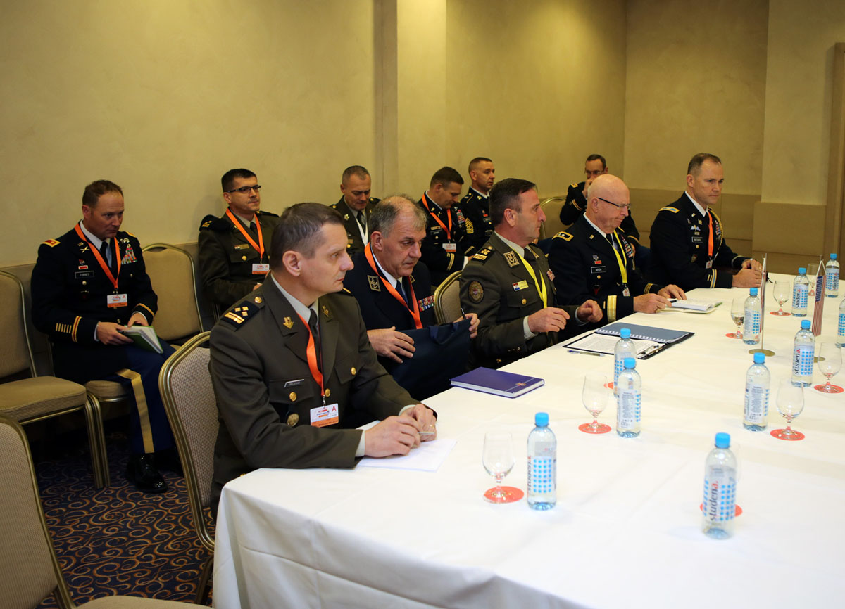 https://www.morh.hr/wp-content/gallery/bilateralni-sastanci-na-konferenciji-nacelnika-gs-os-clanica-a5/bilaterala-st_01122016_02.jpg