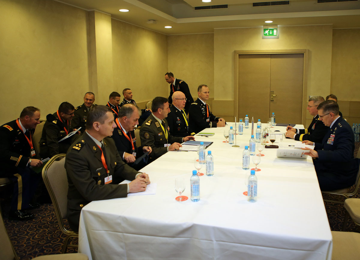 https://www.morh.hr/wp-content/gallery/bilateralni-sastanci-na-konferenciji-nacelnika-gs-os-clanica-a5/bilaterala-st_01122016_03.jpg
