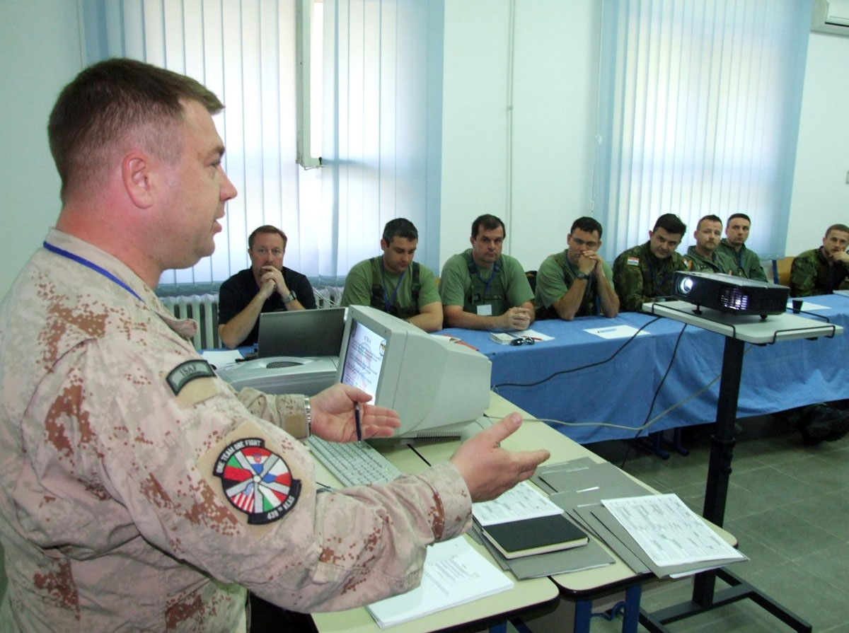 https://www.morh.hr/wp-content/gallery/bojevo-gaanje-hrvatsko-ekih-zrakoplovnih-timova/hrz_30042012_1.jpg