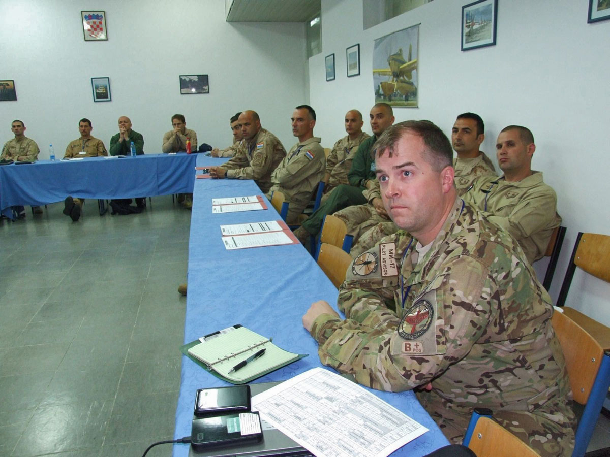 https://www.morh.hr/wp-content/gallery/bojevo-gaanje-hrvatsko-ekih-zrakoplovnih-timova/hrz_30042012_3.jpg