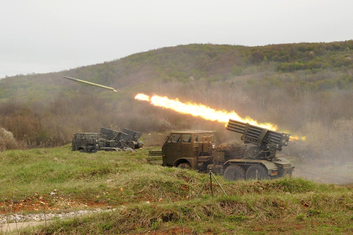 https://www.morh.hr/wp-content/gallery/bojevo-gaanje-iz-viecijevnih-raketnih-bacaa/vbr_20042012_0020.jpg