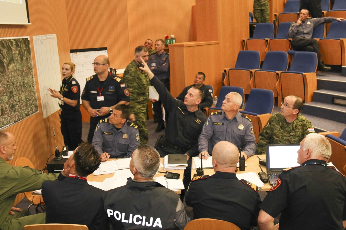 https://www.morh.hr/wp-content/gallery/bojna-nuklearno-biolosko-kemijske-obrane-hkov-a-sudjelovala-na-vjezbi-tim-1836-2018/vjezba_pliva_12042018_15.jpg