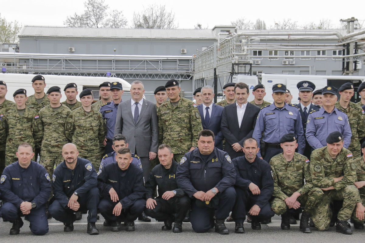 https://www.morh.hr/wp-content/gallery/bojna-nuklearno-biolosko-kemijske-obrane-hkov-a-sudjelovala-na-vjezbi-tim-1836-2018/vjezba_pliva_12042018_22.jpg