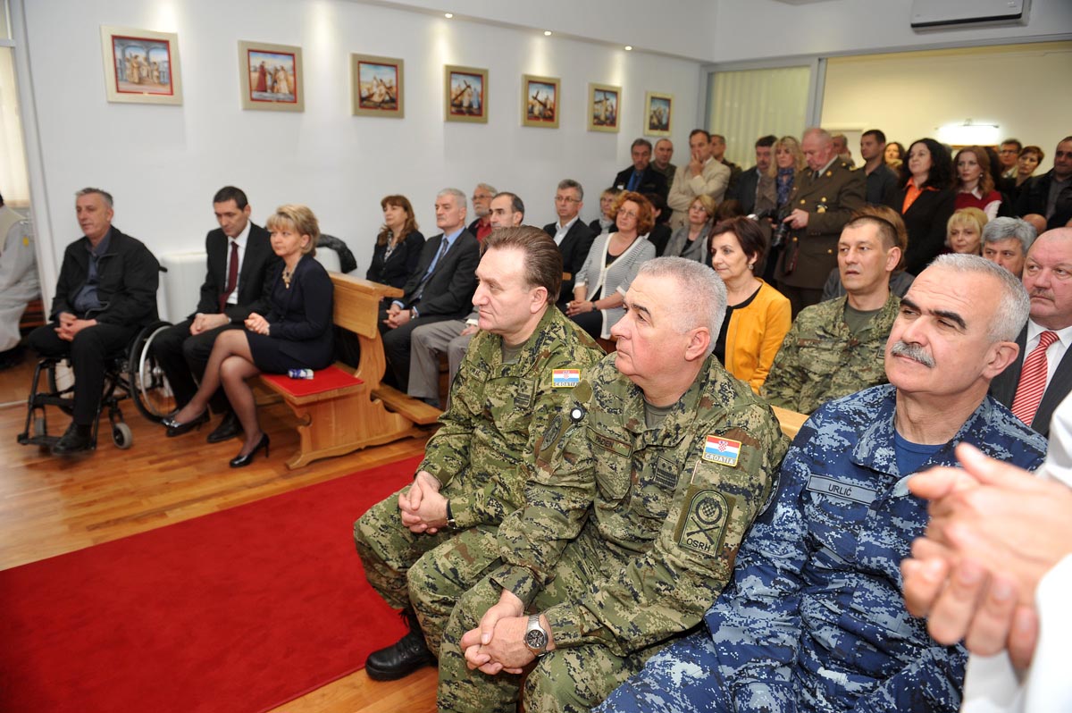https://www.morh.hr/wp-content/gallery/bragoslov-kapelice-morh-a/blagoslov_07042014_05.jpg
