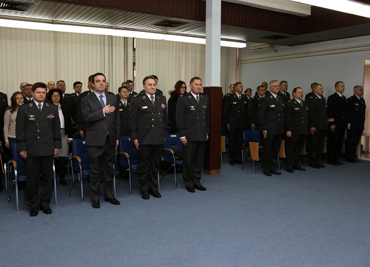 https://www.morh.hr/wp-content/gallery/brigadni-general-miroslav-kovac-novi-zapovjednik-hrz-i-pzo-a/hrz_18022016_04.jpg