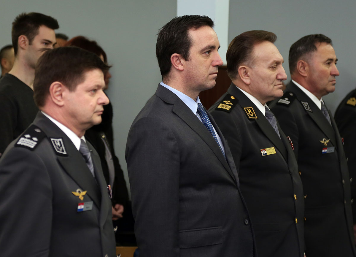 https://www.morh.hr/wp-content/gallery/brigadni-general-miroslav-kovac-novi-zapovjednik-hrz-i-pzo-a/hrz_18022016_05.jpg