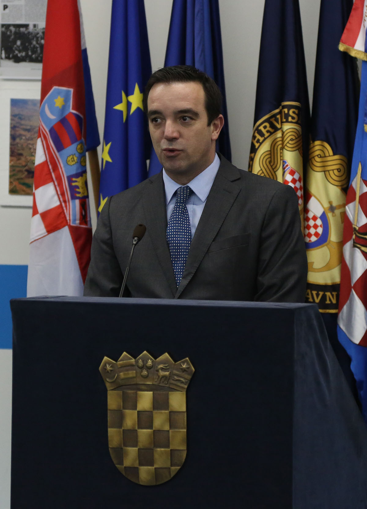 https://www.morh.hr/wp-content/gallery/brigadni-general-miroslav-kovac-novi-zapovjednik-hrz-i-pzo-a/hrz_18022016_13.jpg