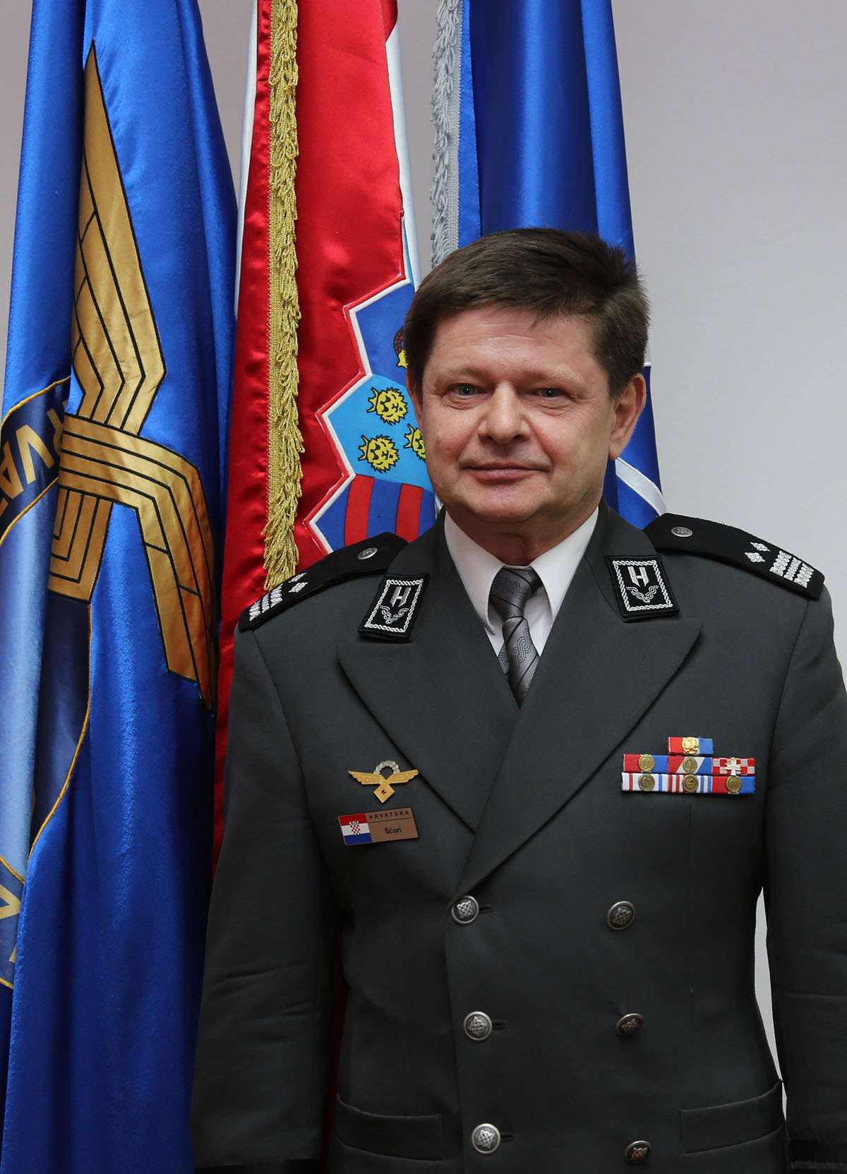 https://www.morh.hr/wp-content/gallery/brigadni-general-miroslav-kovac-novi-zapovjednik-hrz-i-pzo-a/hrz_18022016_16.jpg