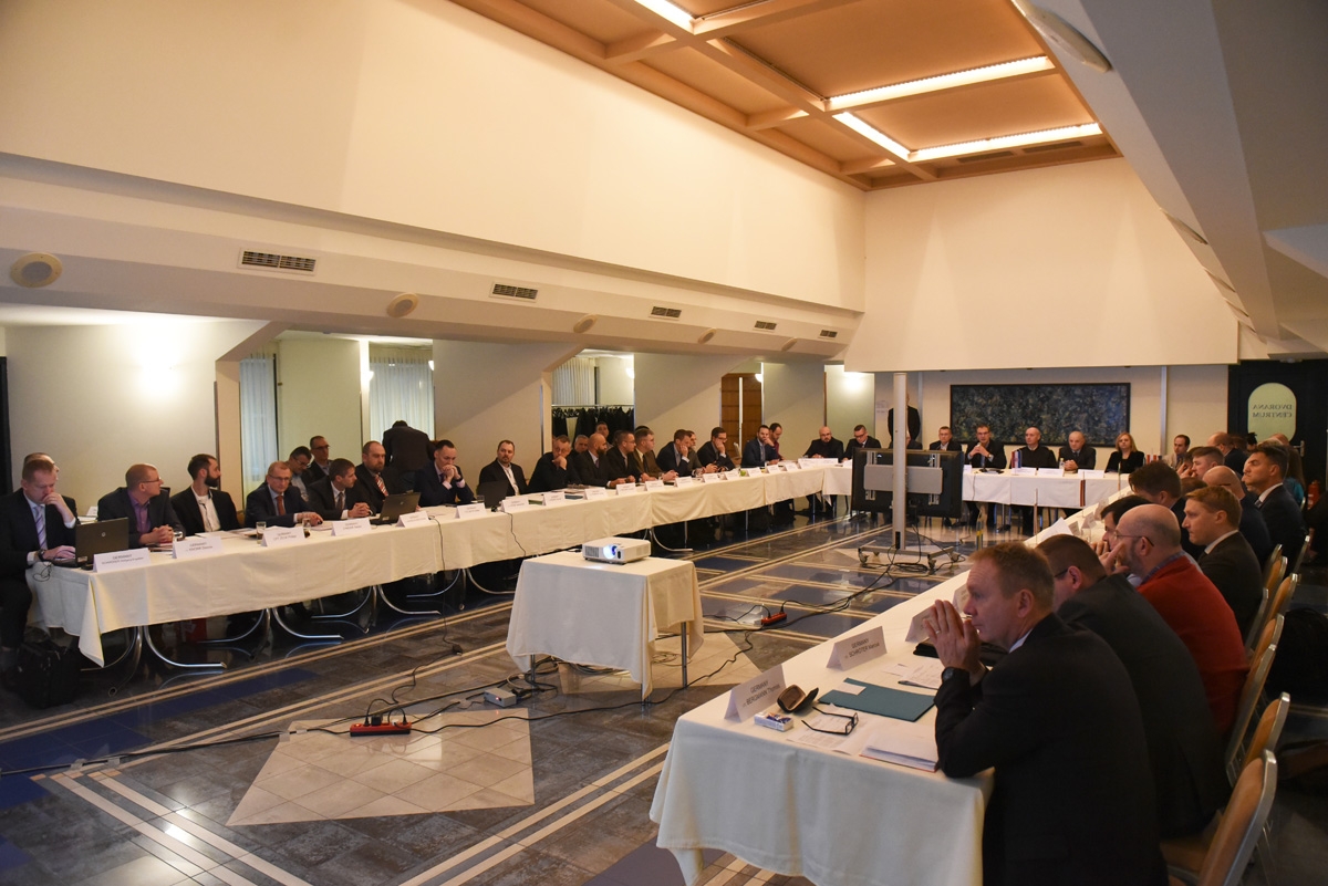 https://www.morh.hr/wp-content/gallery/cetvrta-medunarodna-koordinacijska-konferencija-za-borbenu-skupinu-eu-a/konferencija_borbena_skupina_eu_29112018_05.jpg