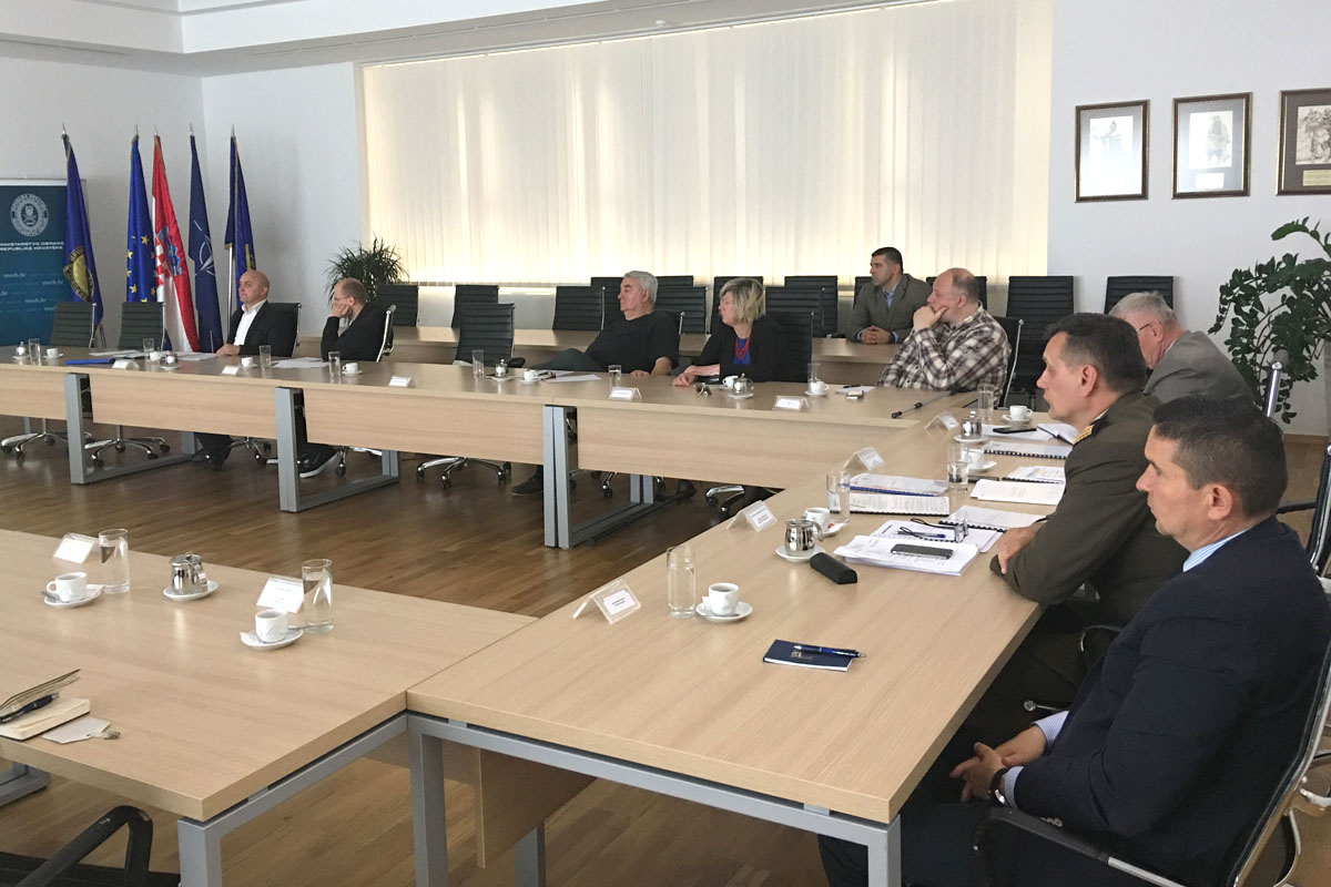 https://www.morh.hr/wp-content/gallery/civilne-udruge-na-okruglom-stolu-o-nacionalnoj-sigurnosti/strategija_08052017_1.jpg
