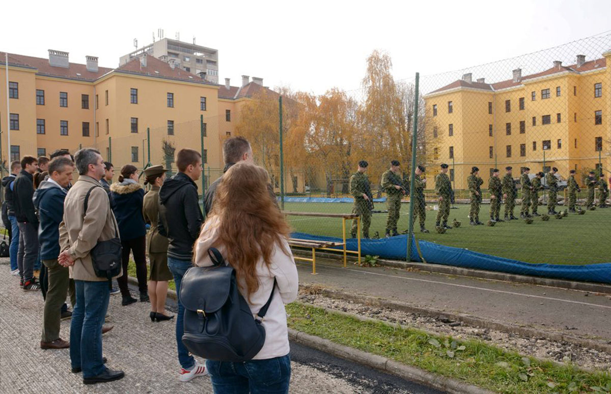 https://www.morh.hr/wp-content/gallery/dan-otvorenih-vrata-hrvatskog-vojnog-ucilista-dr-franjo-tudman/dsc_2510.jpg