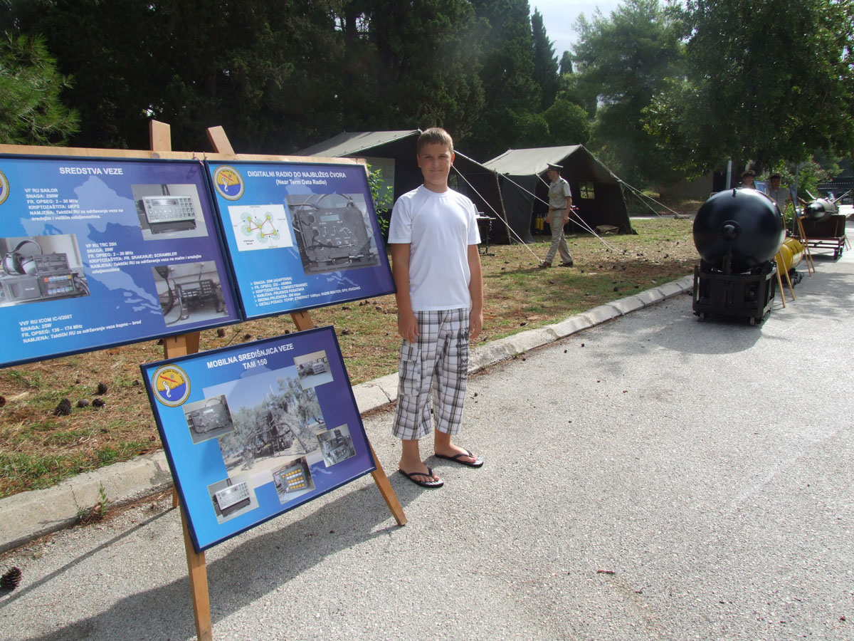 https://www.morh.hr/wp-content/gallery/dan-otvorenih-vrata-u-pomorskoj-bazi-lora/dan_otvorenih_vrata_lora_04082011_10.jpg