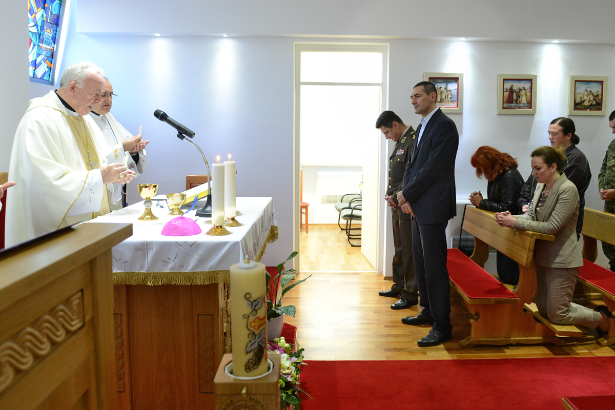 https://www.morh.hr/wp-content/gallery/dan-vojne-kapelanije-u-morh-u/misa_27102014_5.jpg